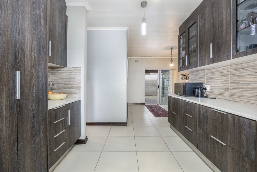 4 Bedroom Property for Sale in Amandelsig Western Cape